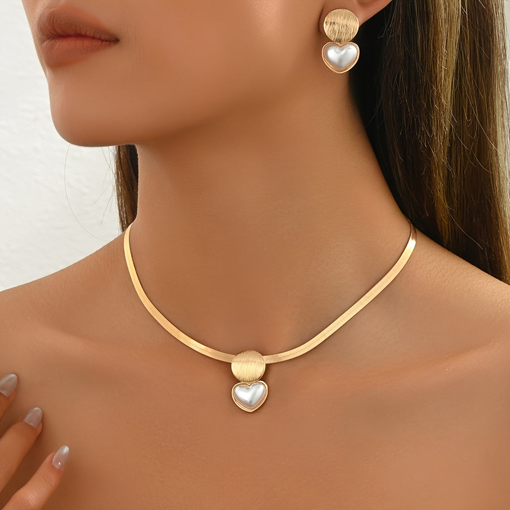 Retro Pearl & Heart Pendant Necklace Set – Elegant Layered Look