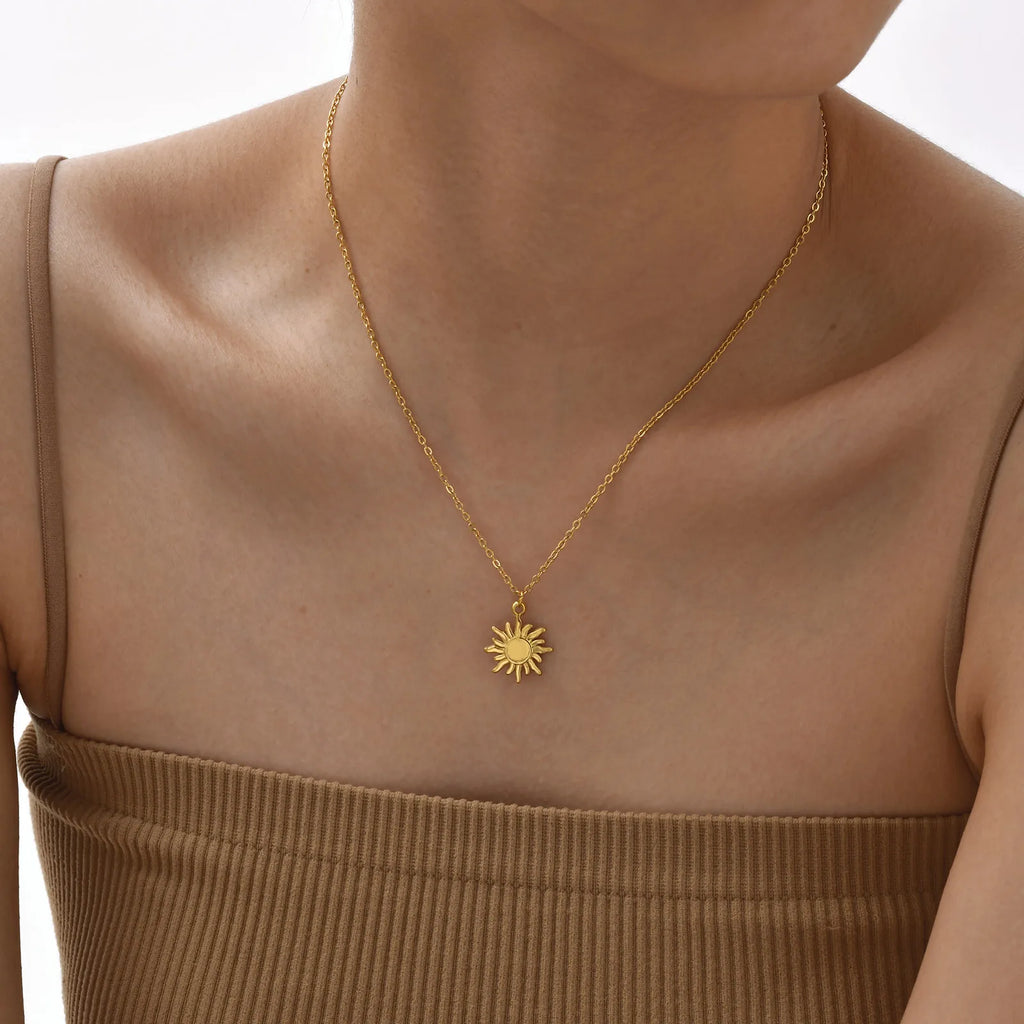 18K Gold Plated Sunflower Necklace – Waterproof Stainless Steel Pendant