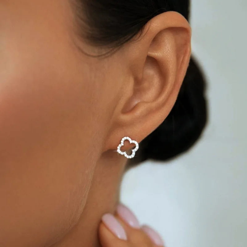 Four-Leaf Clover Earrings – Elegant Lucky Charm Design
