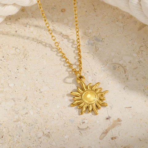 18K Gold Plated Sunflower Necklace – Waterproof Stainless Steel Pendant